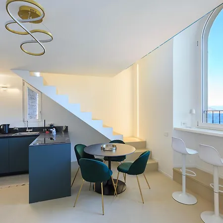 Azzurra Apartment *